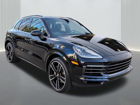 Used 2023 Porsche Cayenne AWD/4WD image 8