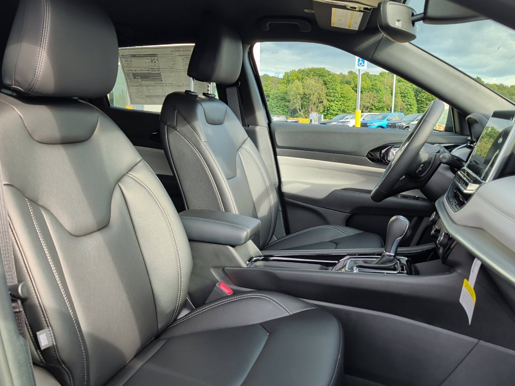 New 2026 Jeep Compass Limited AWD/4WD image 12