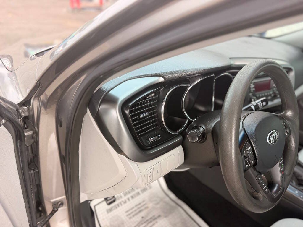 Used 2013 Kia Optima LX FWD image 18