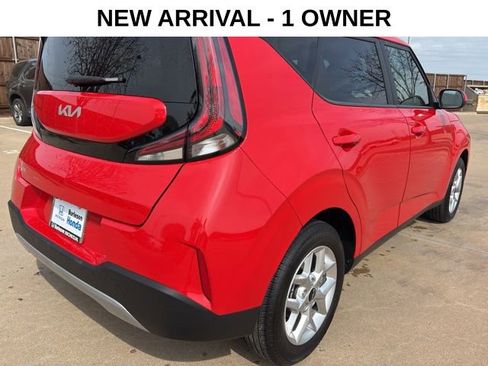 Used 2025 Kia Soul LX w/ LX Technology Package image 3