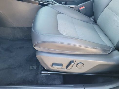 Used 2024 Kia Niro EX FWD image 24