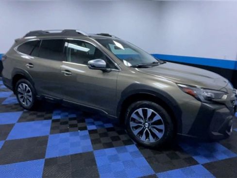 Used 2025 Subaru Outback Touring XT image 2