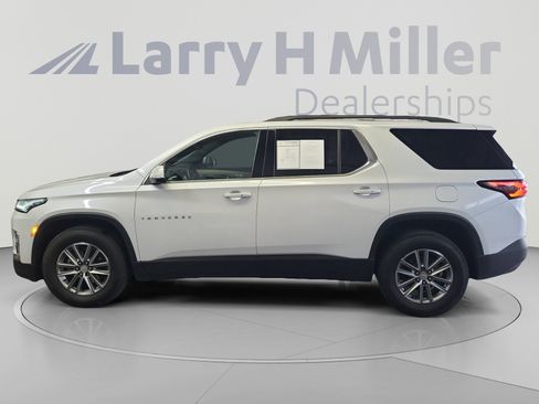 Used 2023 Chevrolet Traverse LT w/ Rear Camera Mirror Package AWD/4WD image 2