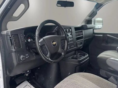 Used 2021 Chevrolet Express 2500 w/ Driver Convenience Package RWD image 7