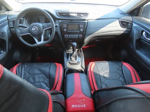 Used 2017 Nissan Rogue S AWD/4WD image 20