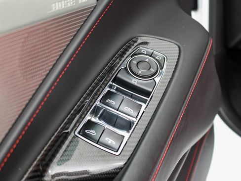 Used 2021 Chevrolet Corvette Stingray Premium Conv w/ Z51 Performance Package RWD image 31