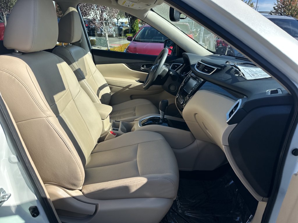 Used 2016 Nissan Rogue SL w/ SL Premium Package AWD/4WD image 17
