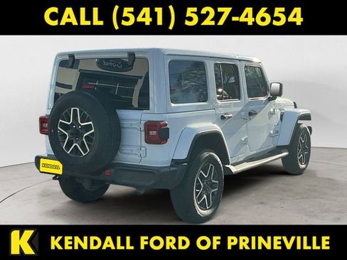 Used 2024 Jeep Wrangler Sahara image 5