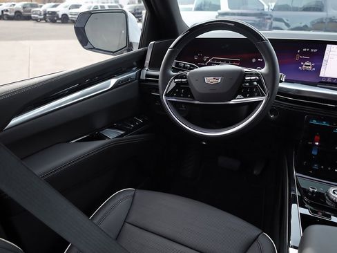 Used 2026 Cadillac Escalade ESV Sport w/ Touring Package image 20