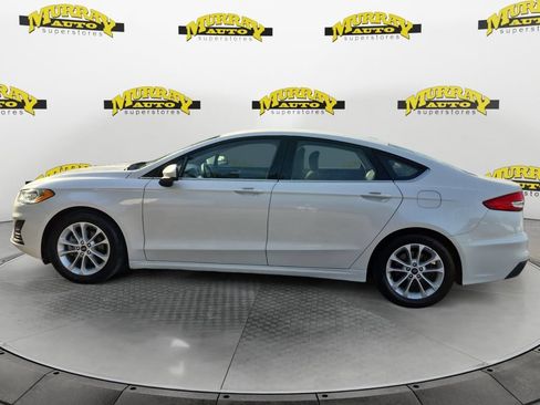 Used 2019 Ford Fusion SE FWD image 2
