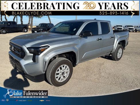 Used 2025 Toyota Tacoma SR image 1
