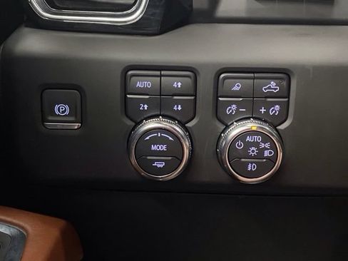 Used 2023 GMC Sierra 1500 Denali Ultimate AWD/4WD image 31