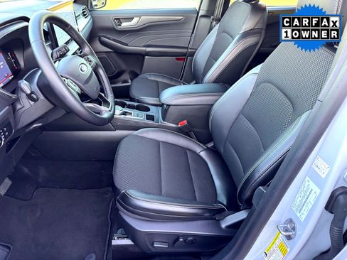 Used 2025 Ford Escape SE image 14