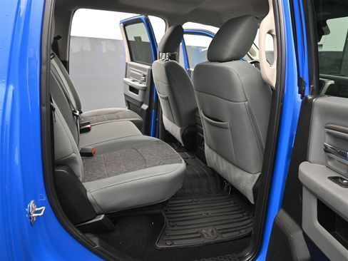 Used 2018 RAM 1500 SLT image 11