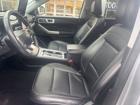 Certified 2022 Ford Explorer XLT w/ Equipment Group 202A AWD/4WD image 14