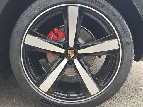 New 2026 Porsche Macan S image 27