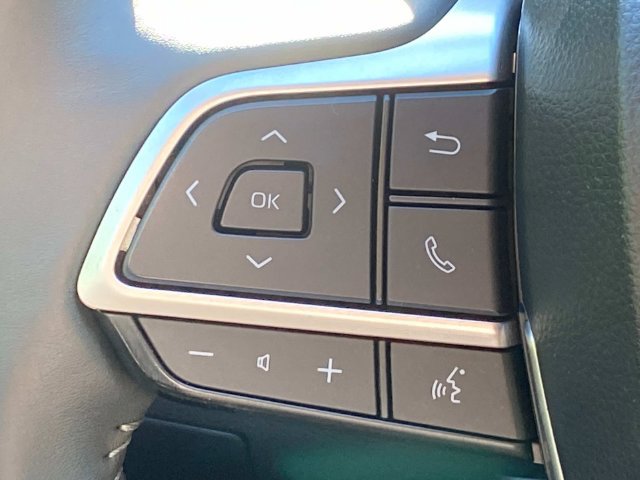 Used 2023 Toyota Highlander XLE FWD image 19