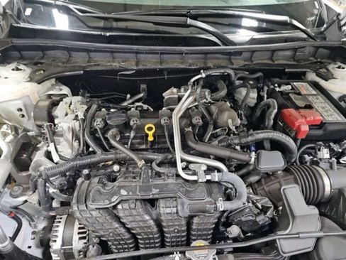 Used 2025 Nissan Altima 2.5 SV FWD image 18