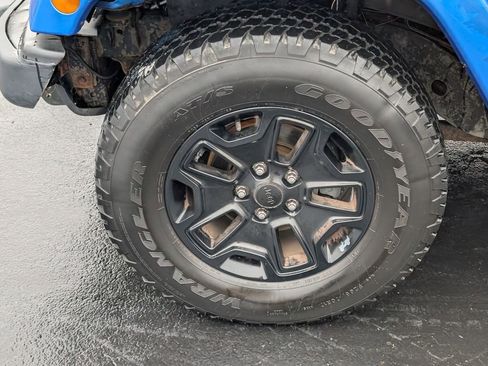 Used 2016 Jeep Wrangler Unlimited Sahara image 21