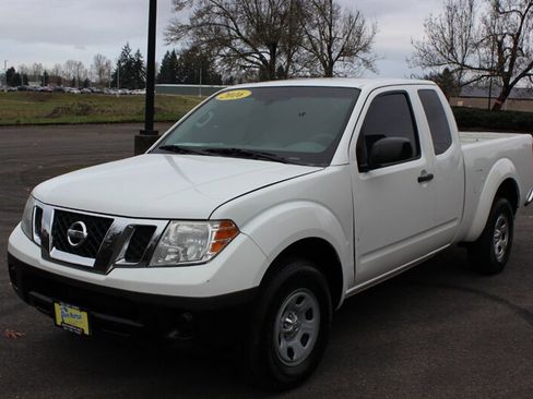 Used 2016 Nissan Frontier S image 2