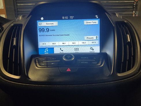 Used 2018 Ford Escape SE w/ SE Sync 3 Package FWD image 25