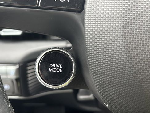 Certified 2025 Hyundai Ioniq 5 SE image 28