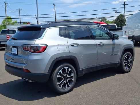 Used 2023 Jeep Compass Limited AWD/4WD image 9