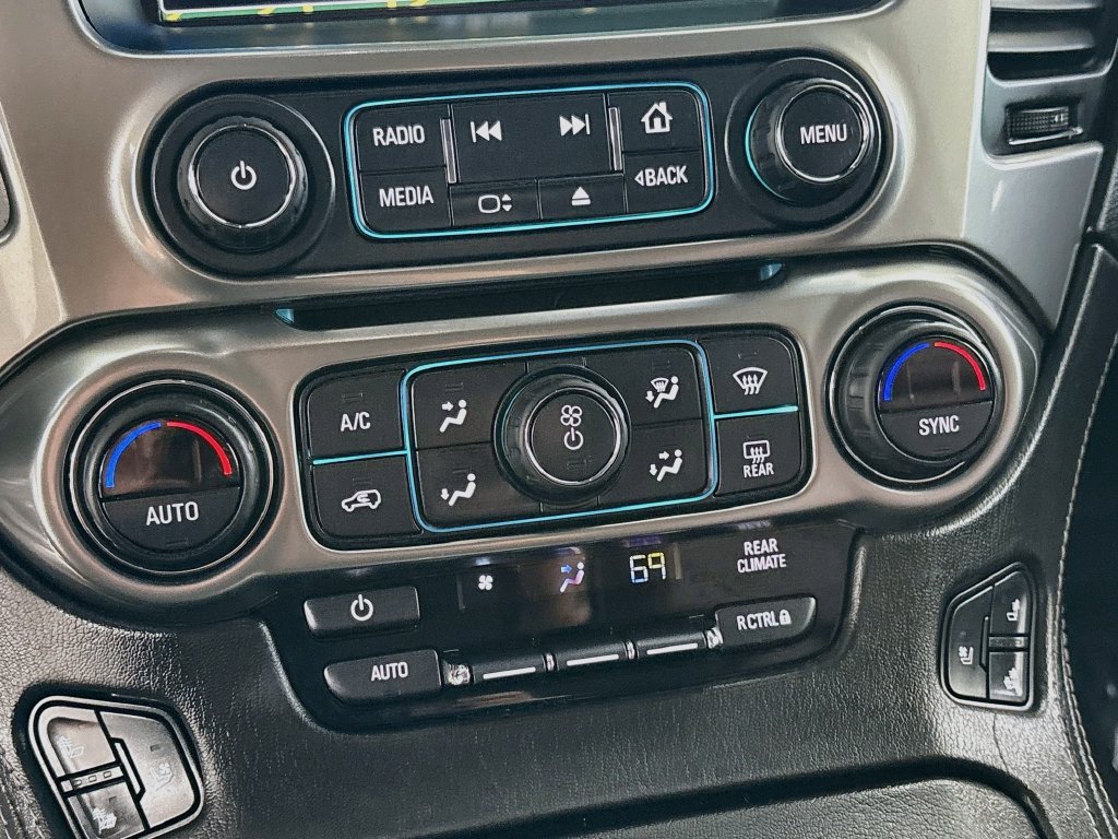Used 2019 Chevrolet Suburban Premier w/ Premier Plus Edition AWD/4WD image 44