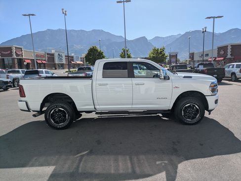 Used 2025 RAM 2500 Laramie AWD/4WD image 2