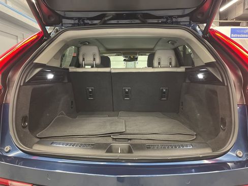 Used 2021 Cadillac XT4 Premium Luxury w/ Cold Weather Package image 40