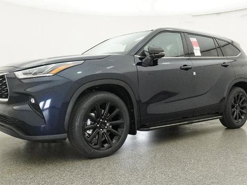 New 2026 Toyota Highlander Limited image 17