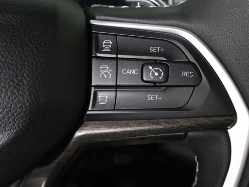 Used 2024 Jeep Grand Cherokee Limited w/ Luxury Tech Group II AWD/4WD image 47