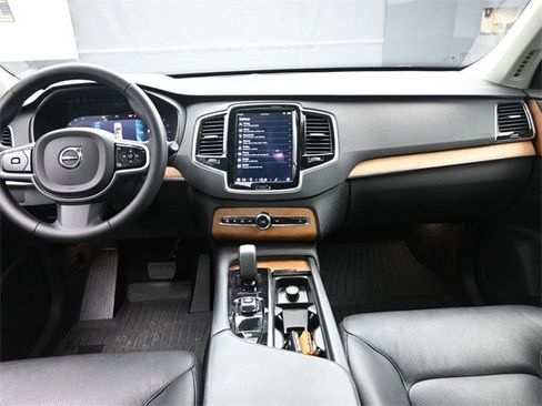 Used 2023 Volvo XC90 B6 Plus w/ Protection Package Premier image 9