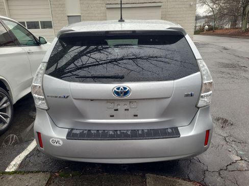 Used 2013 Toyota Prius V Two image 4