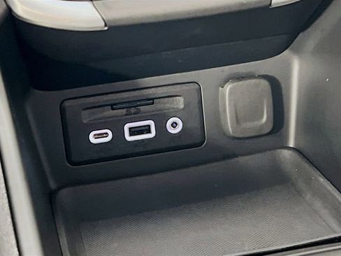 Used 2023 GMC Terrain SLT w/ Infotainment Package II image 21