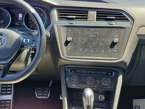 Used 2021 Volkswagen Tiguan SE R-Line FWD image 16