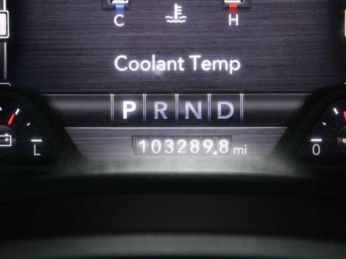 Used 2019 RAM 1500 Laramie AWD/4WD image 15