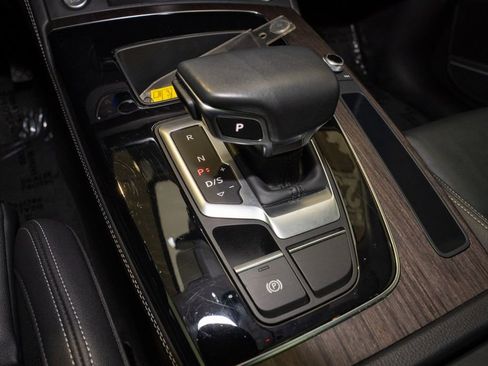 Used 2023 Audi Q5 Prestige w/ Prestige Package image 17