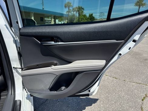 Used 2022 Toyota Camry XSE w/ Navigation Package image 16