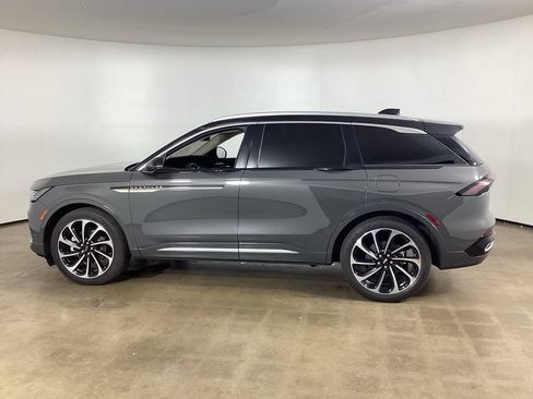Used 2024 Lincoln Nautilus Black Label AWD/4WD image 8