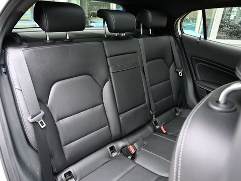 Used 2019 Mercedes-Benz GLA 250 4MATIC image 47