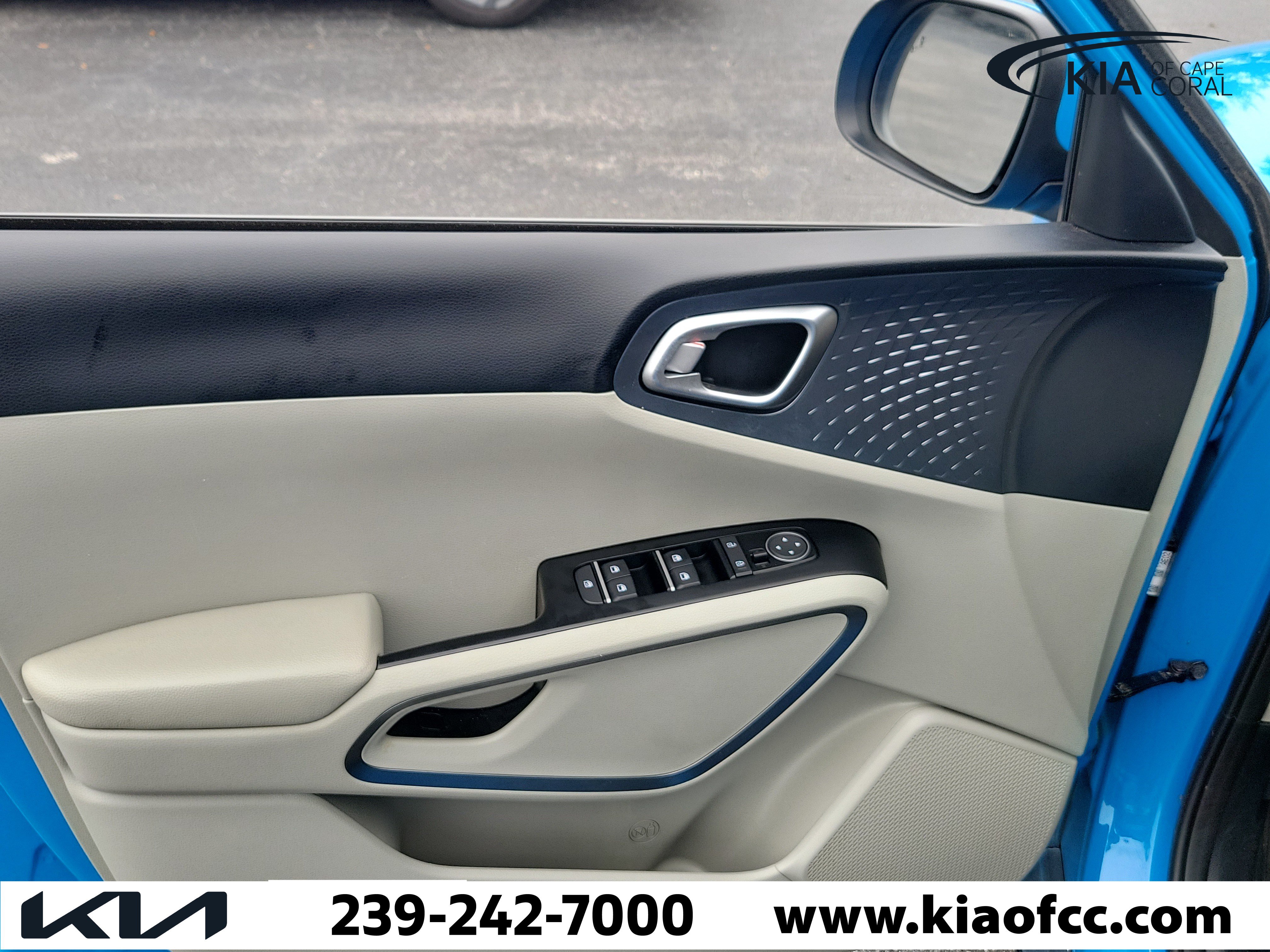 Certified 2025 Kia Soul EX FWD image 23
