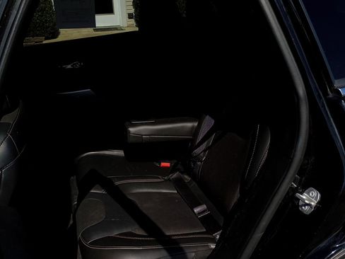 Used 2018 Jeep Cherokee Latitude Plus w/ Cold Weather Group image 17