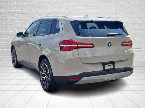 Used 2025 BMW X3 xDrive30i w/ Premium Package image 3