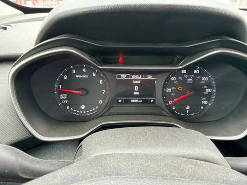 Used 2021 Chevrolet TrailBlazer LS FWD image 9