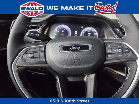 New 2026 Jeep Grand Cherokee Limited AWD/4WD image 7