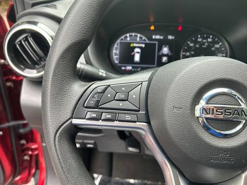 Used 2021 Nissan Kicks SV FWD image 23