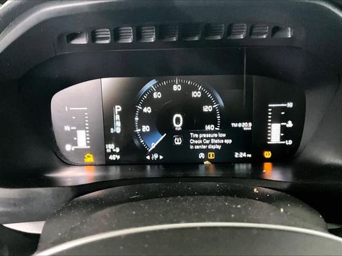 Used 2018 Volvo XC90 T5 Momentum image 25