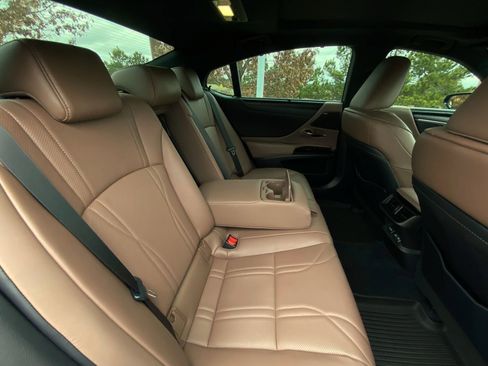 Used 2024 Lexus ES 350 Ultra Luxury w/ Accessory Package (Z2) image 29