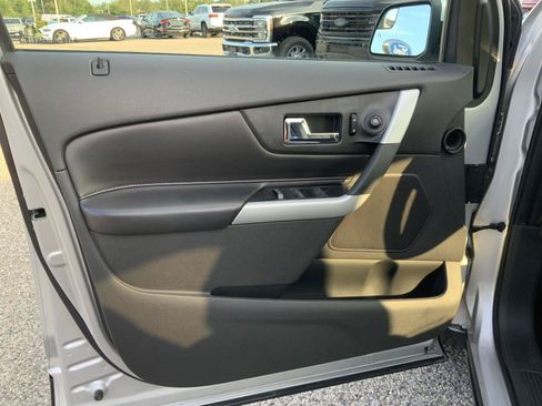 Used 2013 Ford Edge SEL FWD image 18